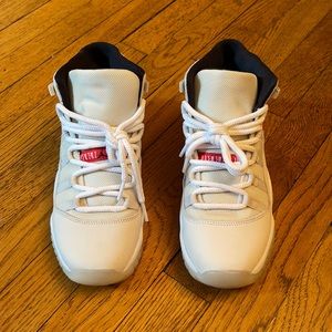 Jordan 11 Platinum Tint